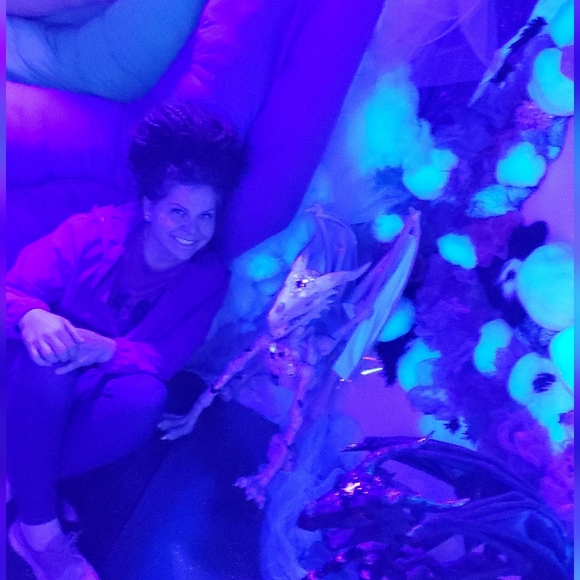 Meet your Posher, Tamara - Picture 1 of 2